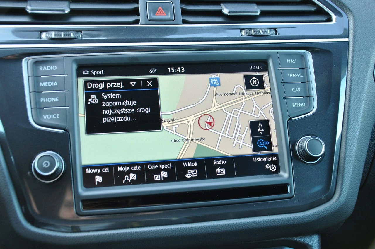 Volkswagen Tiguan - Zdjęcie 23