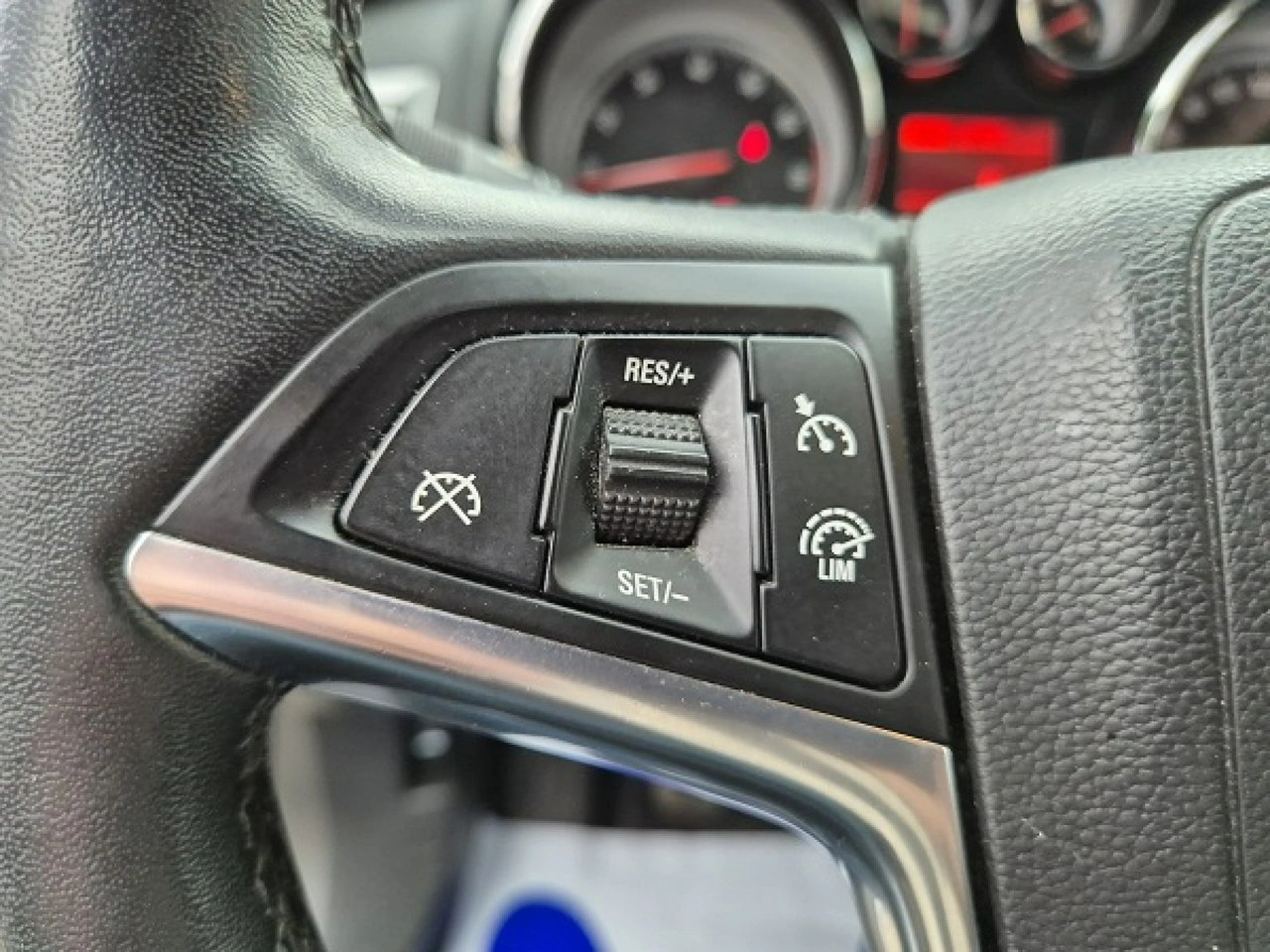 Opel Astra - Zdjęcie 24