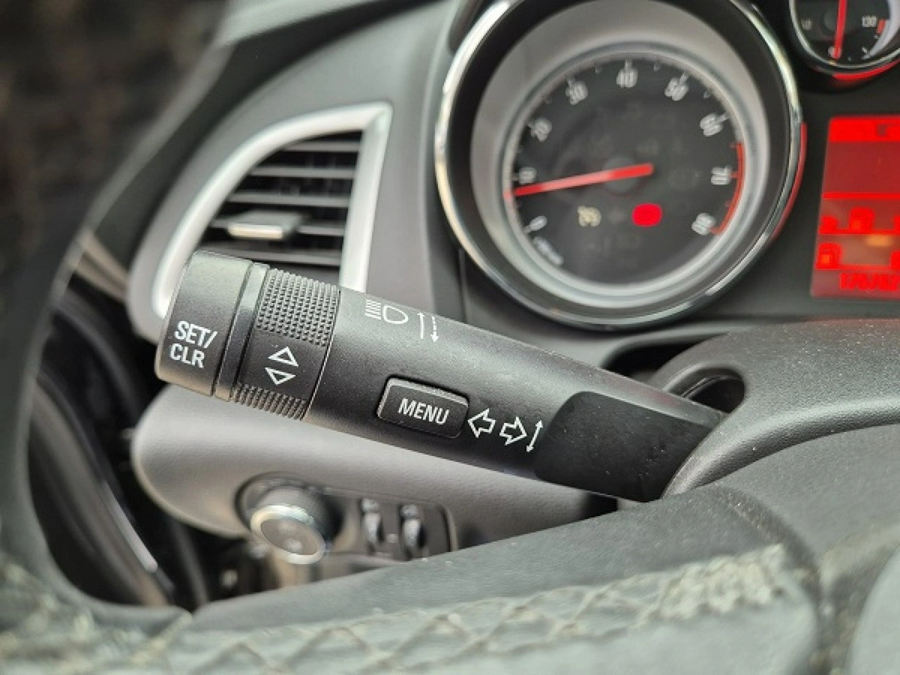 Opel Astra - Zdjęcie 28