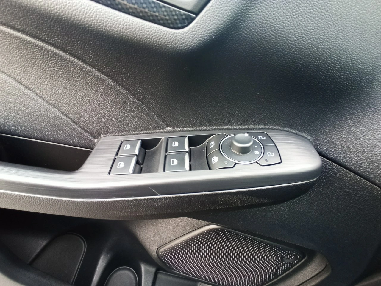 Ford Kuga - Zdjęcie 34