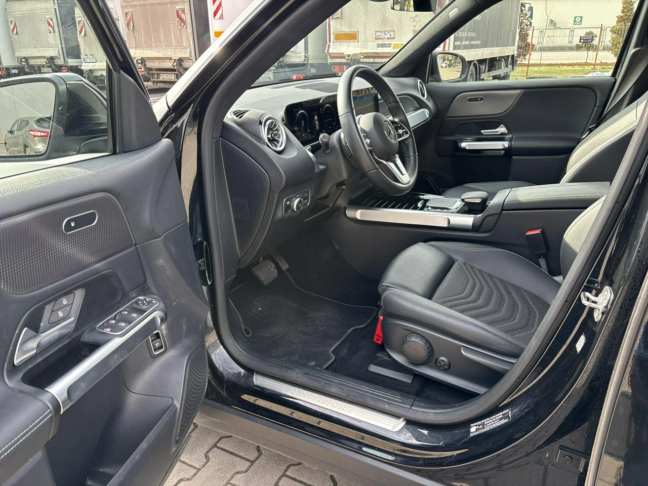 Mercedes EQB - Zdjęcie 8