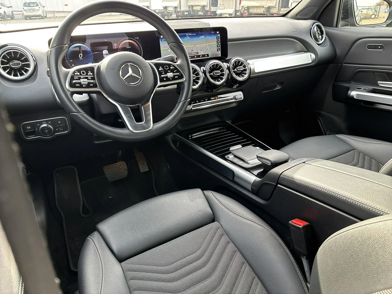 Mercedes EQB - Zdjęcie 10