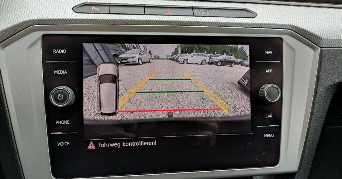 Volkswagen Passat Variant - Zdjęcie 9