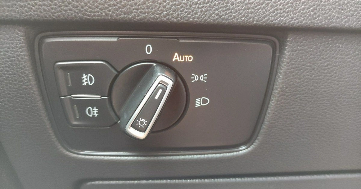 Volkswagen Passat Variant - Zdjęcie 14