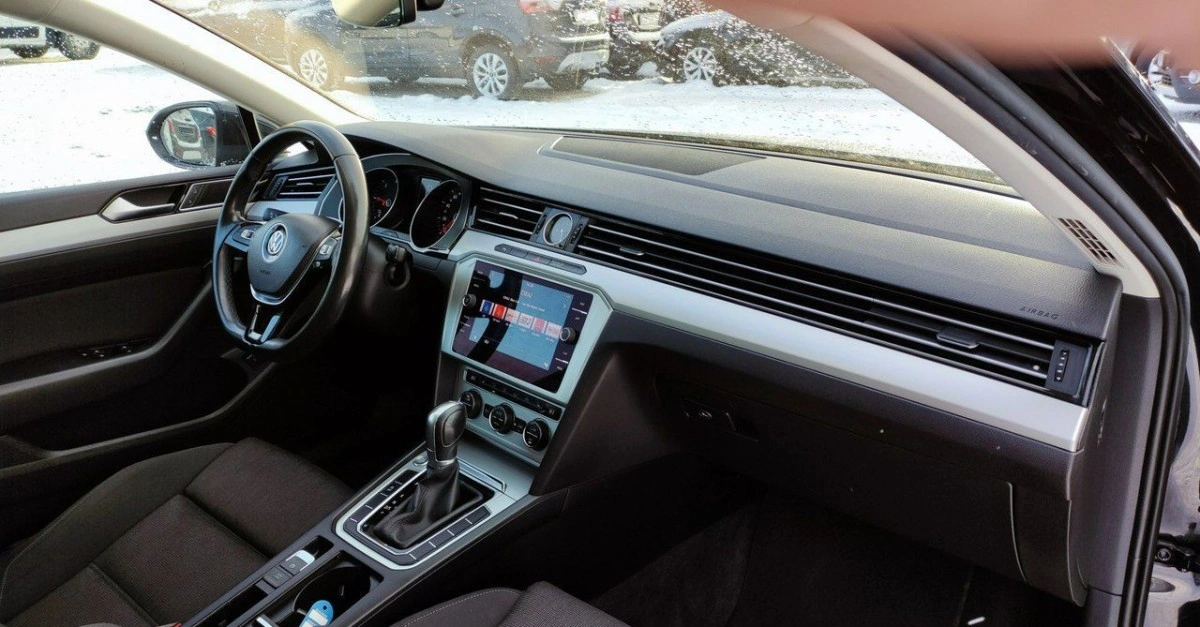 Volkswagen Passat Variant - Zdjęcie 37