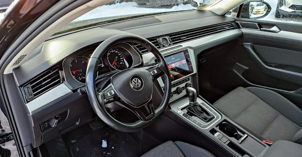 Volkswagen Passat Variant - Zdjęcie 39