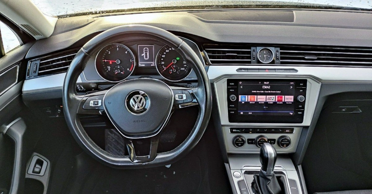 Volkswagen Passat Variant - Zdjęcie 40