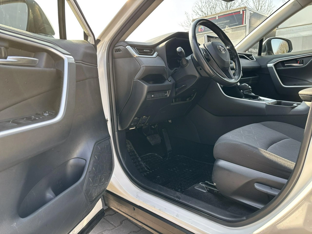 Toyota RAV-4 - Zdjęcie 9