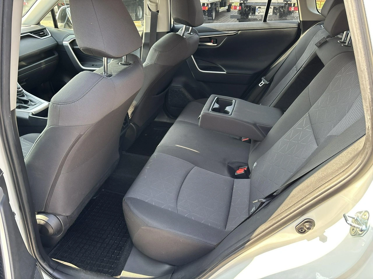 Toyota RAV-4 - Zdjęcie 11