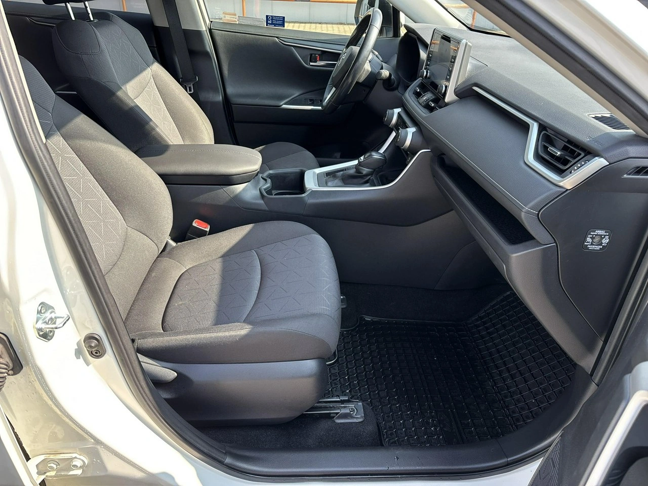 Toyota RAV-4 - Zdjęcie 19