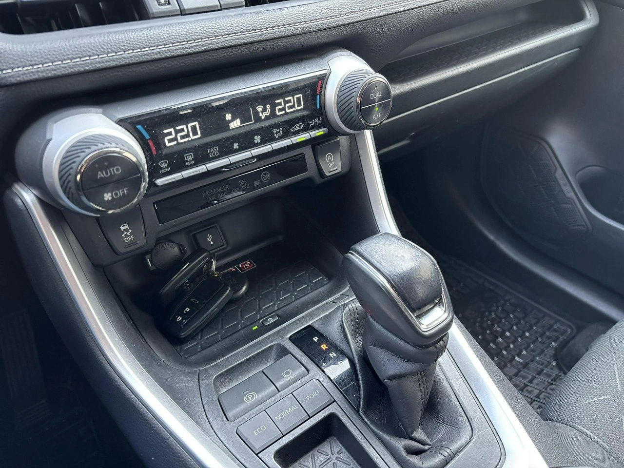 Toyota RAV-4 - Zdjęcie 21