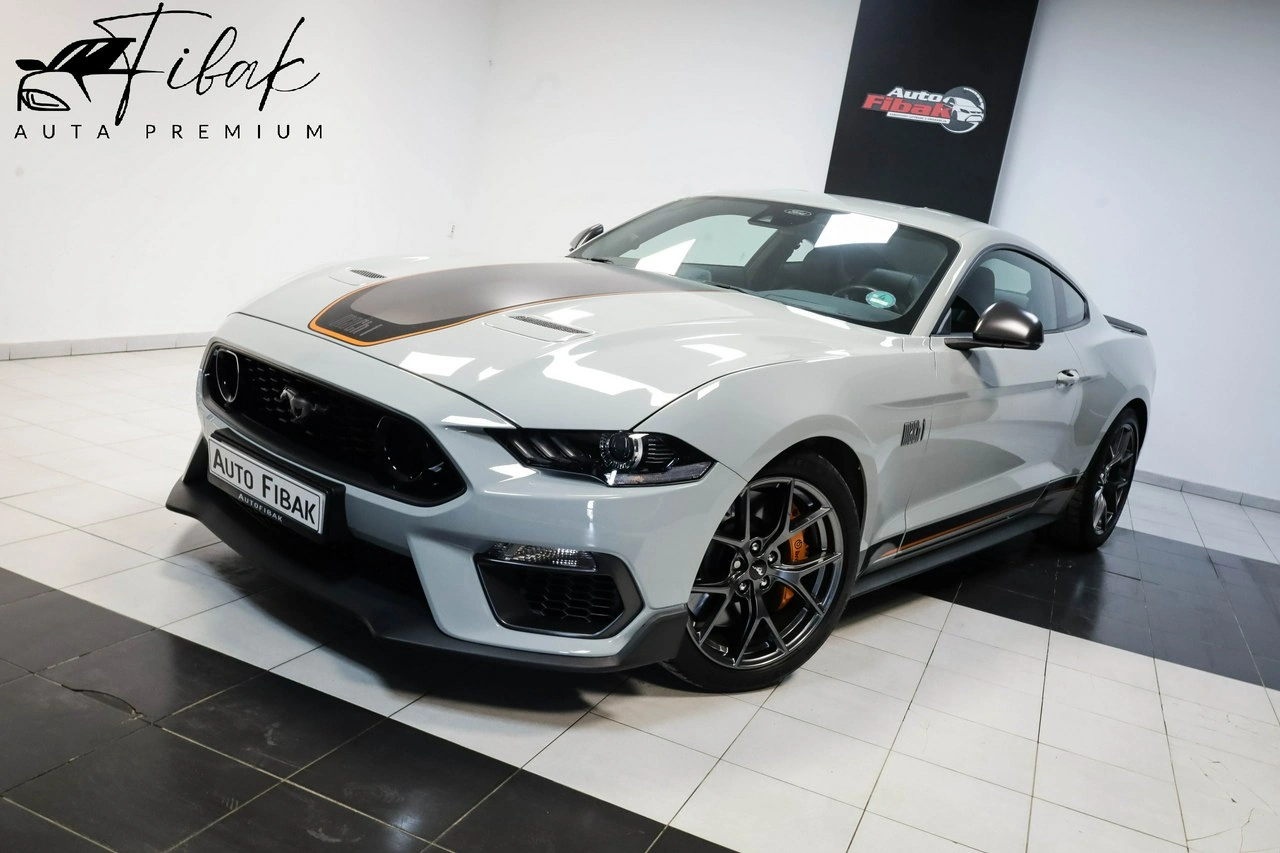 Ford Mustang - Główne zdjęcie