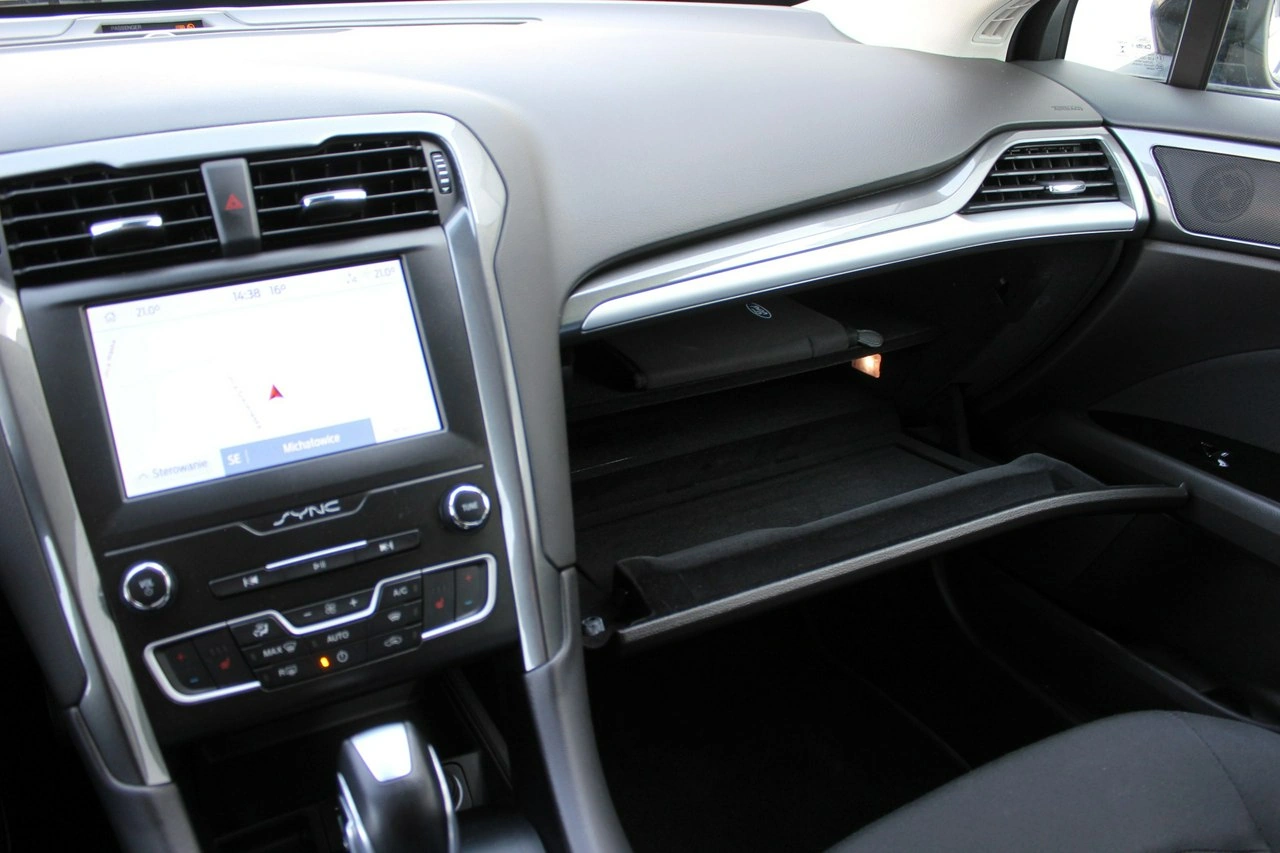 Ford Mondeo SW - Zdjęcie 28