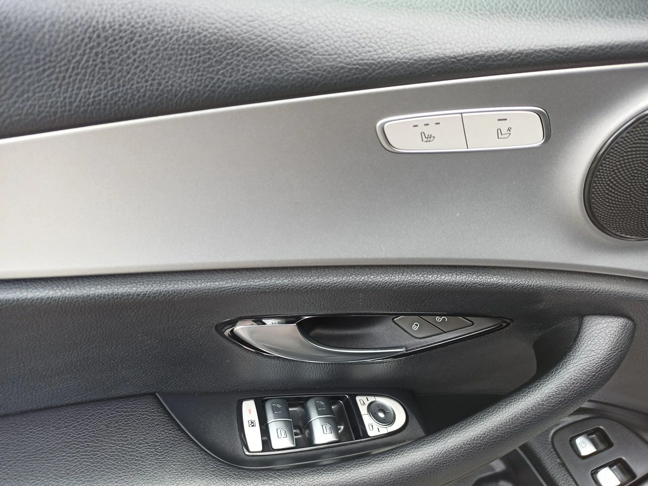 Mercedes E 300 - Zdjęcie 17