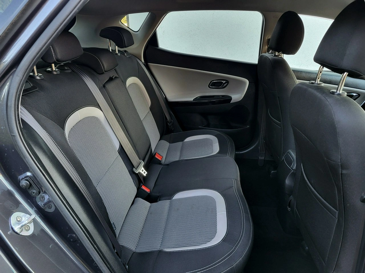 Kia Ceed - Zdjęcie 10