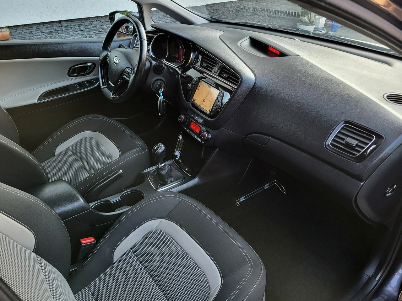 Kia Ceed - Zdjęcie 8