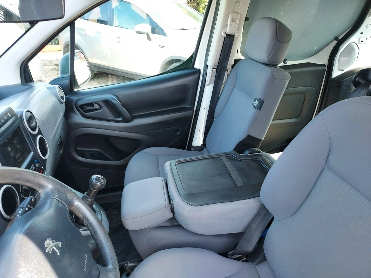 Peugeot Partner - Zdjęcie 17