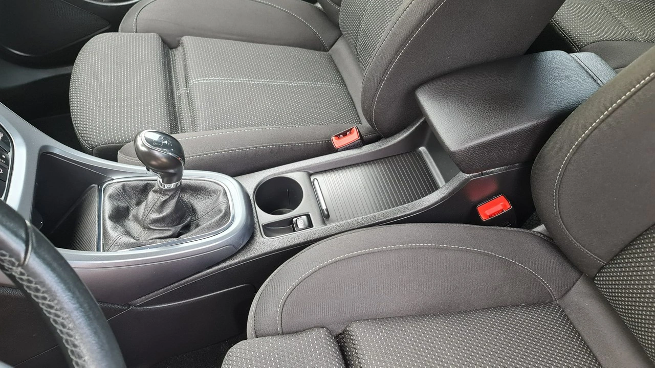 Opel Astra - Zdjęcie 25