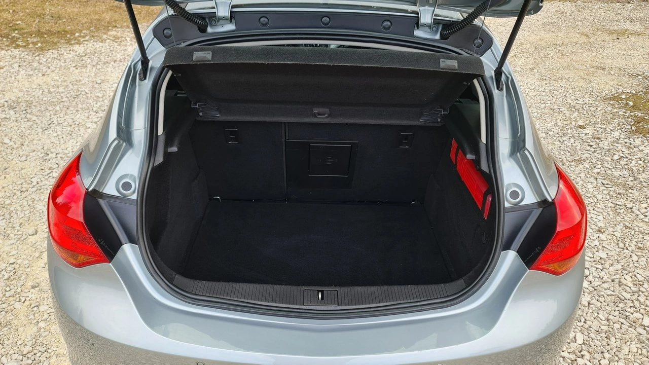 Opel Astra - Zdjęcie 33