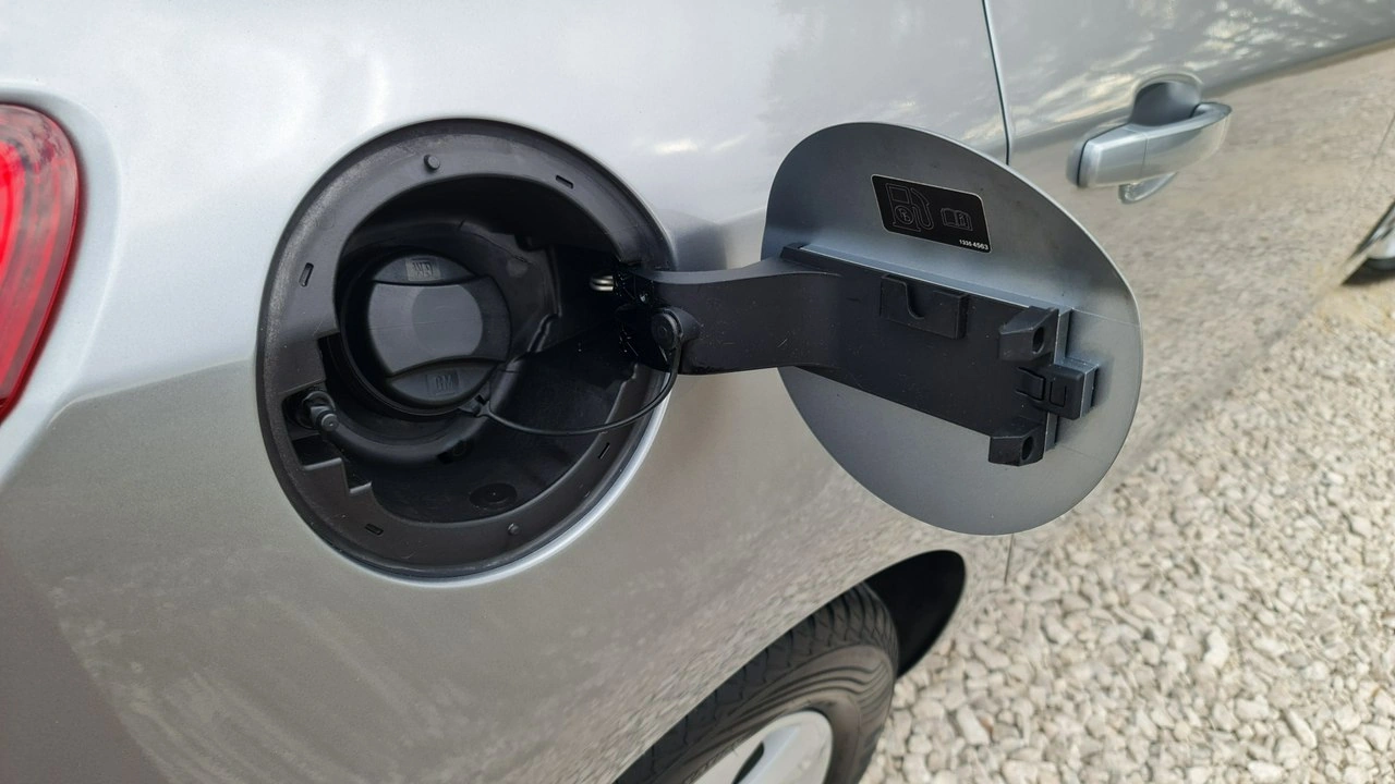 Opel Astra - Zdjęcie 40