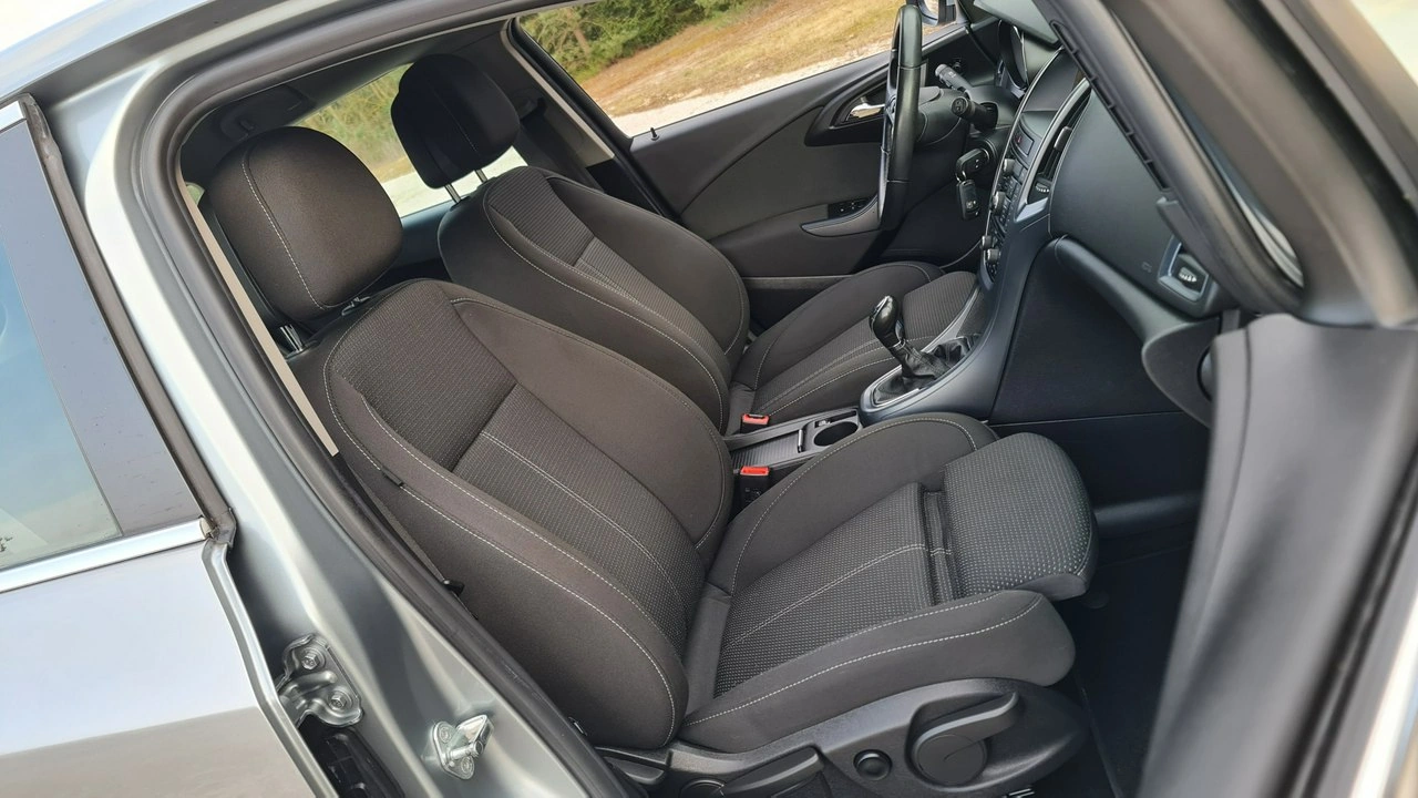 Opel Astra - Zdjęcie 6