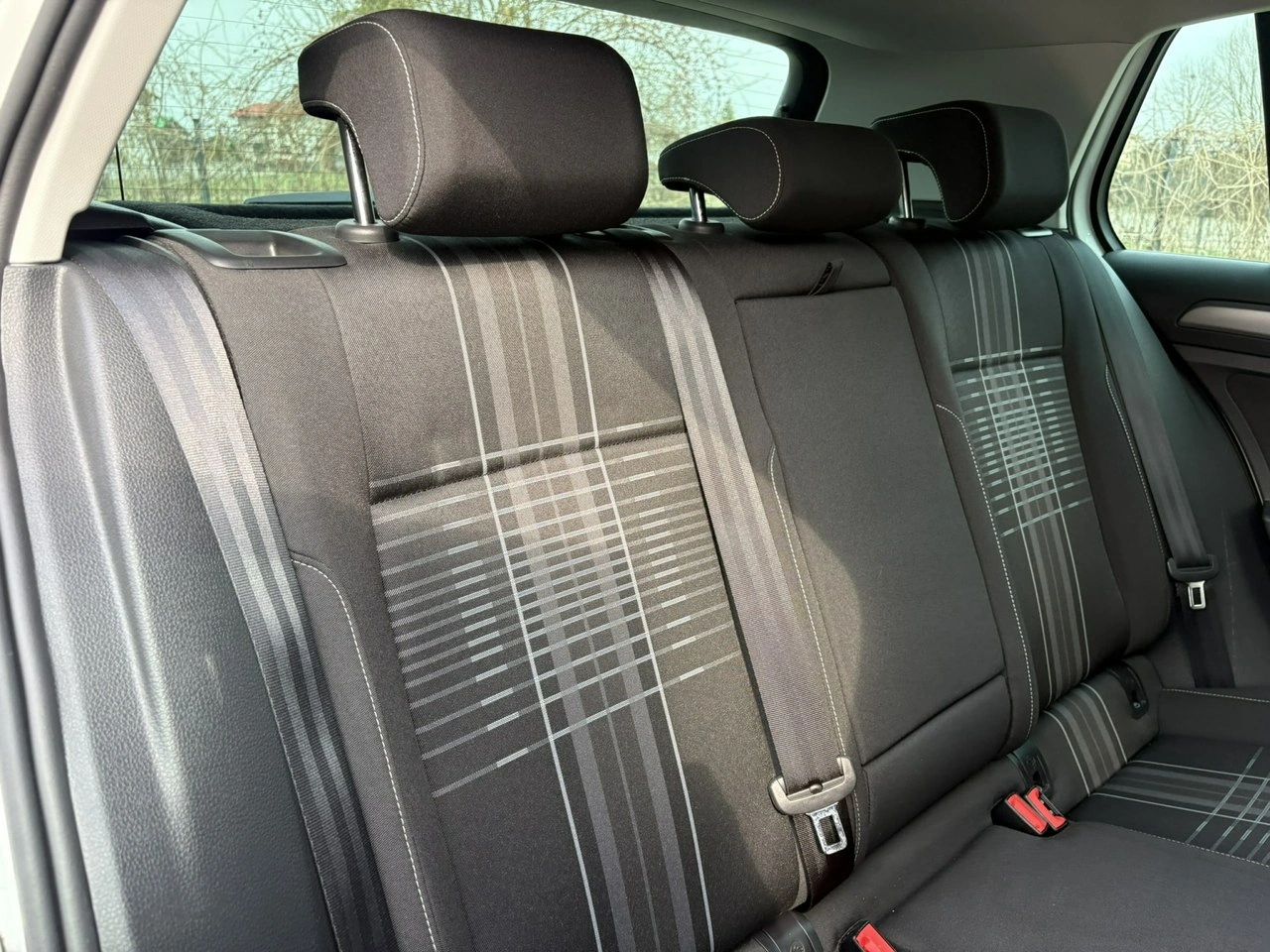 Volkswagen Golf - Zdjęcie 20