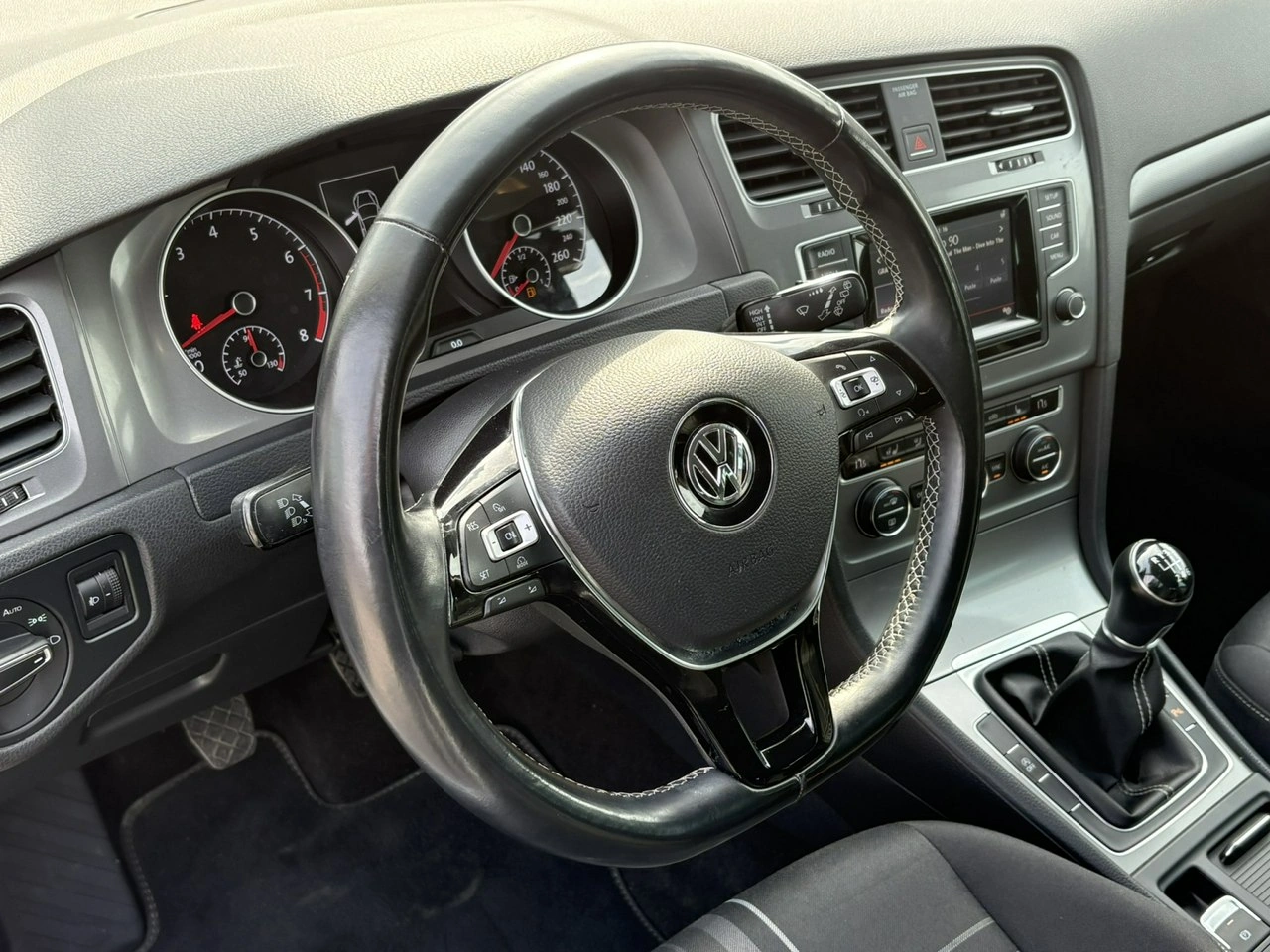 Volkswagen Golf - Zdjęcie 23