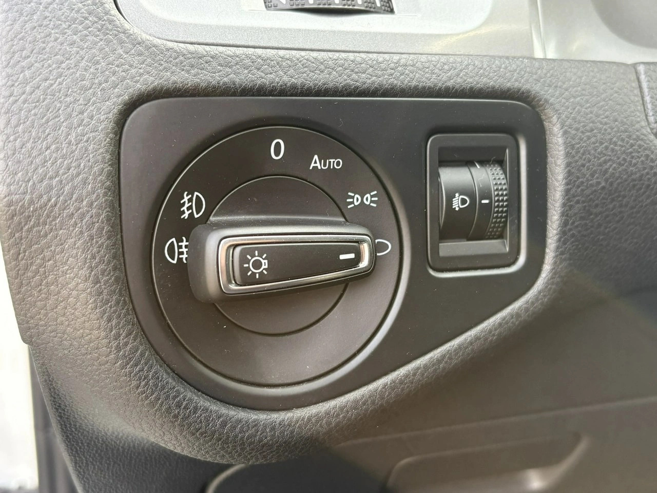 Volkswagen Golf - Zdjęcie 24