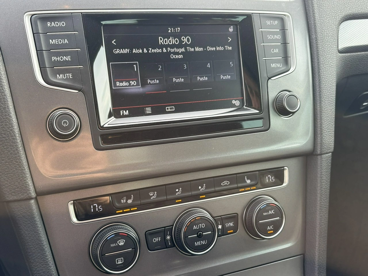 Volkswagen Golf - Zdjęcie 25