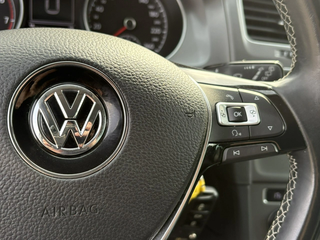 Volkswagen Golf - Zdjęcie 29