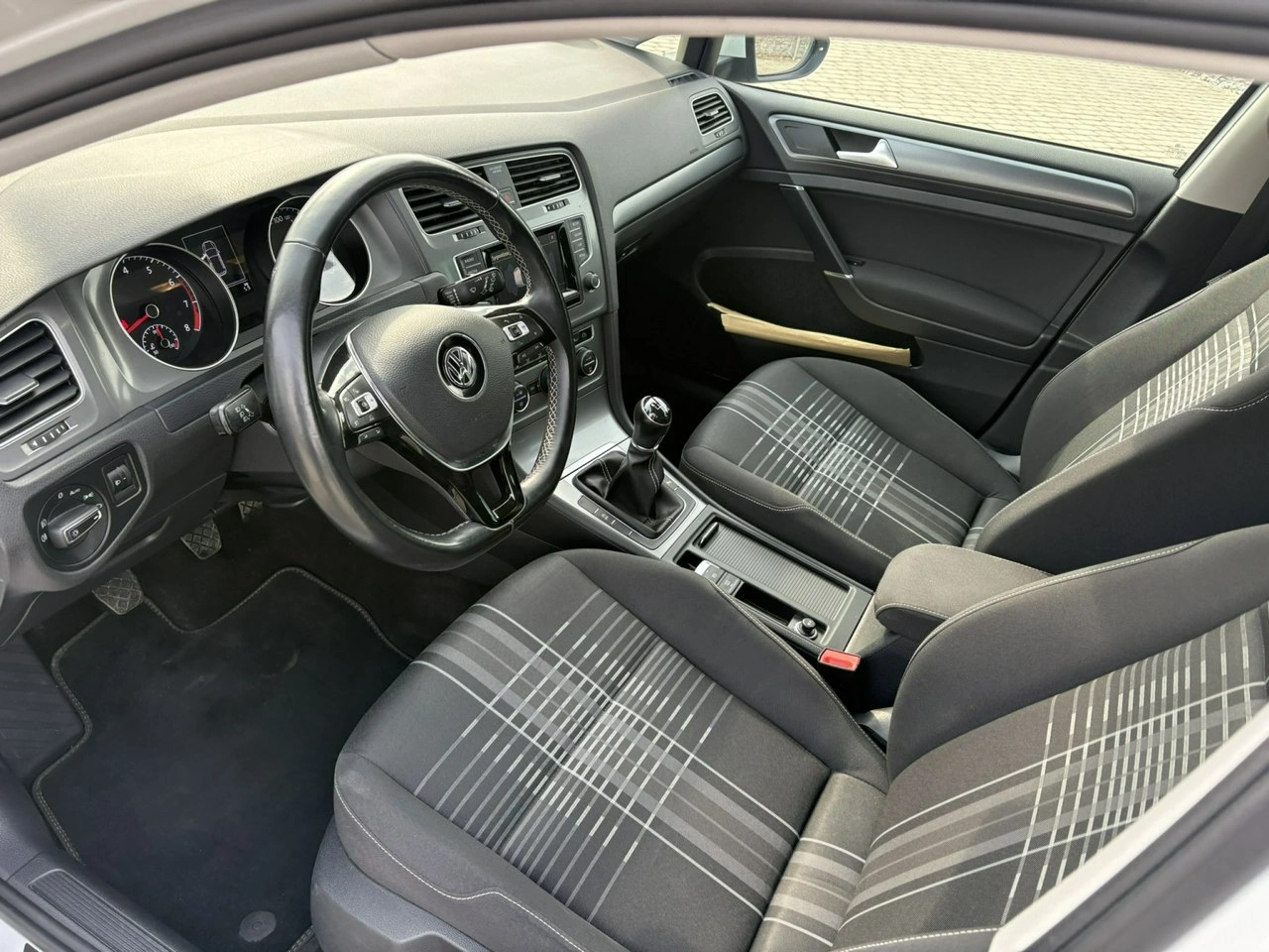 Volkswagen Golf - Zdjęcie 8