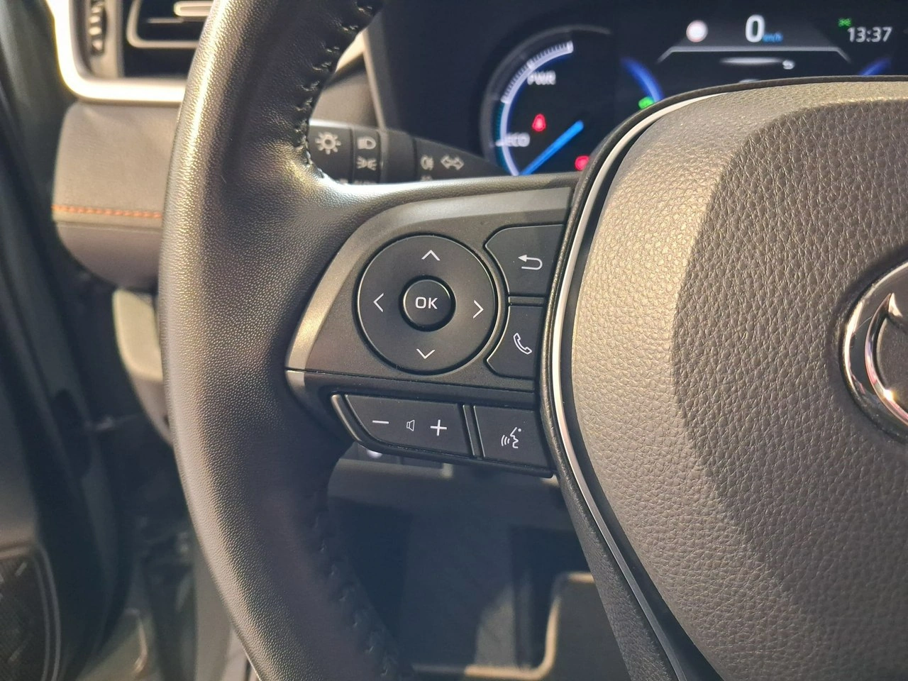 Toyota RAV-4 - Zdjęcie 15