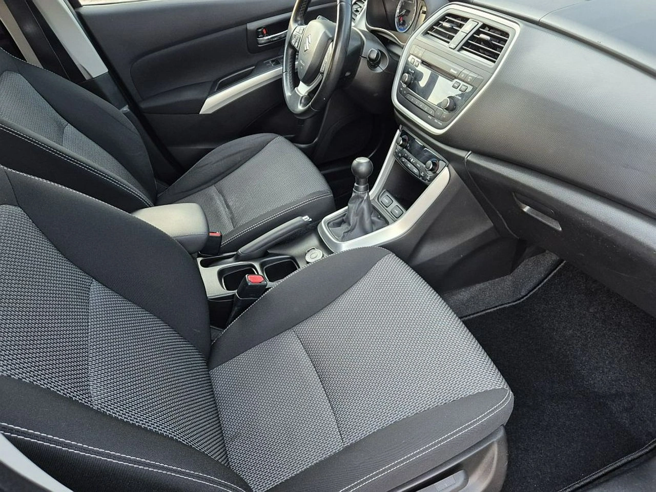 Suzuki SX4 S-Cross - Zdjęcie 17