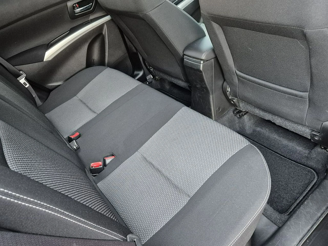 Suzuki SX4 S-Cross - Zdjęcie 19