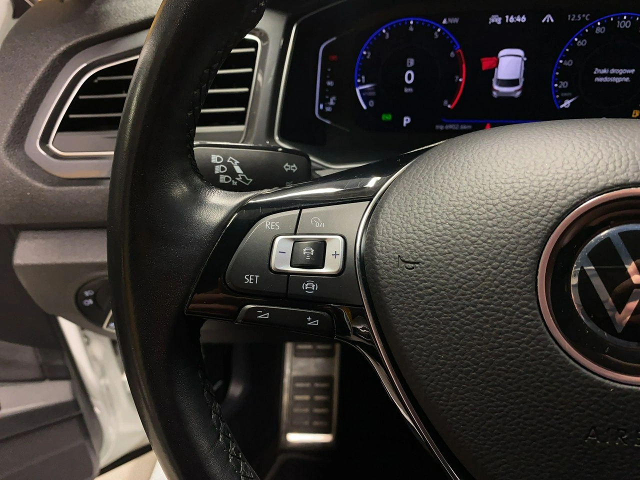 Volkswagen T-Roc - Zdjęcie 18