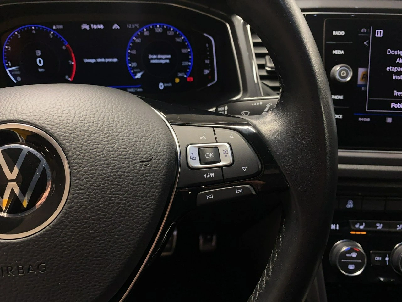 Volkswagen T-Roc - Zdjęcie 19