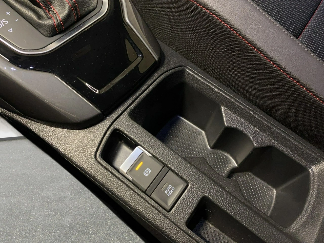 Volkswagen T-Roc - Zdjęcie 36