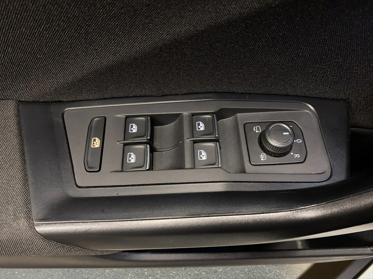 Volkswagen T-Roc - Zdjęcie 38