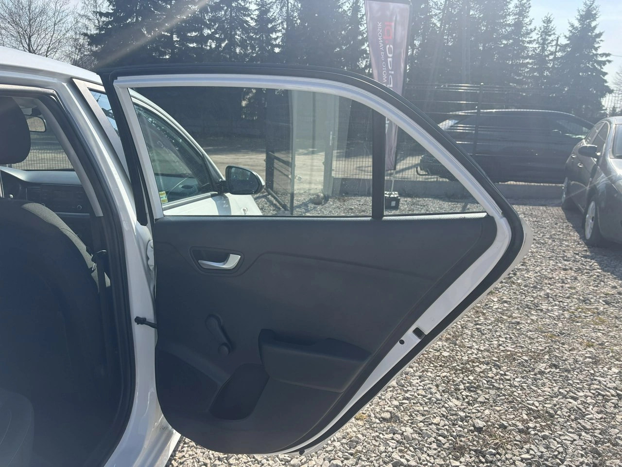 Kia Rio - Zdjęcie 30