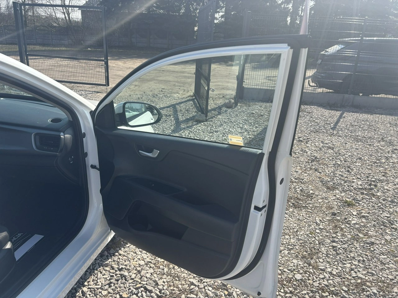 Kia Rio - Zdjęcie 32