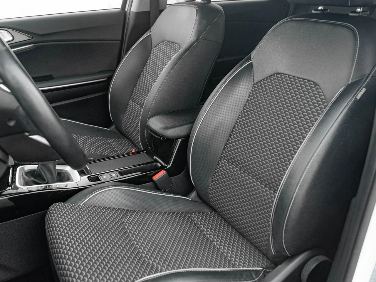 Kia Ceed - Zdjęcie 11