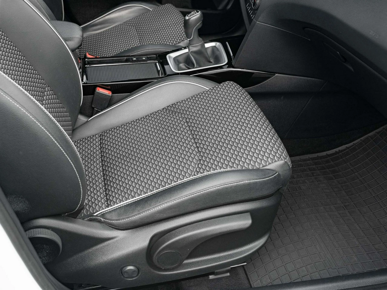 Kia Ceed - Zdjęcie 28