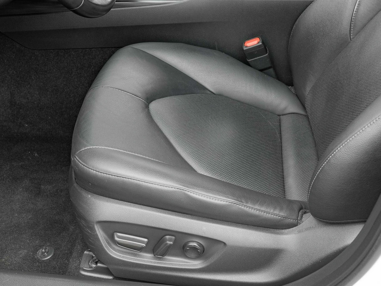 Toyota Camry - Zdjęcie 10