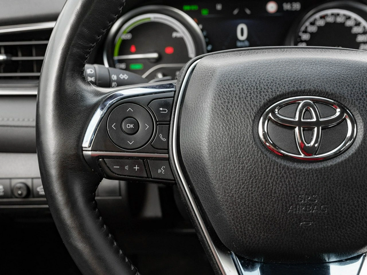 Toyota Camry - Zdjęcie 13