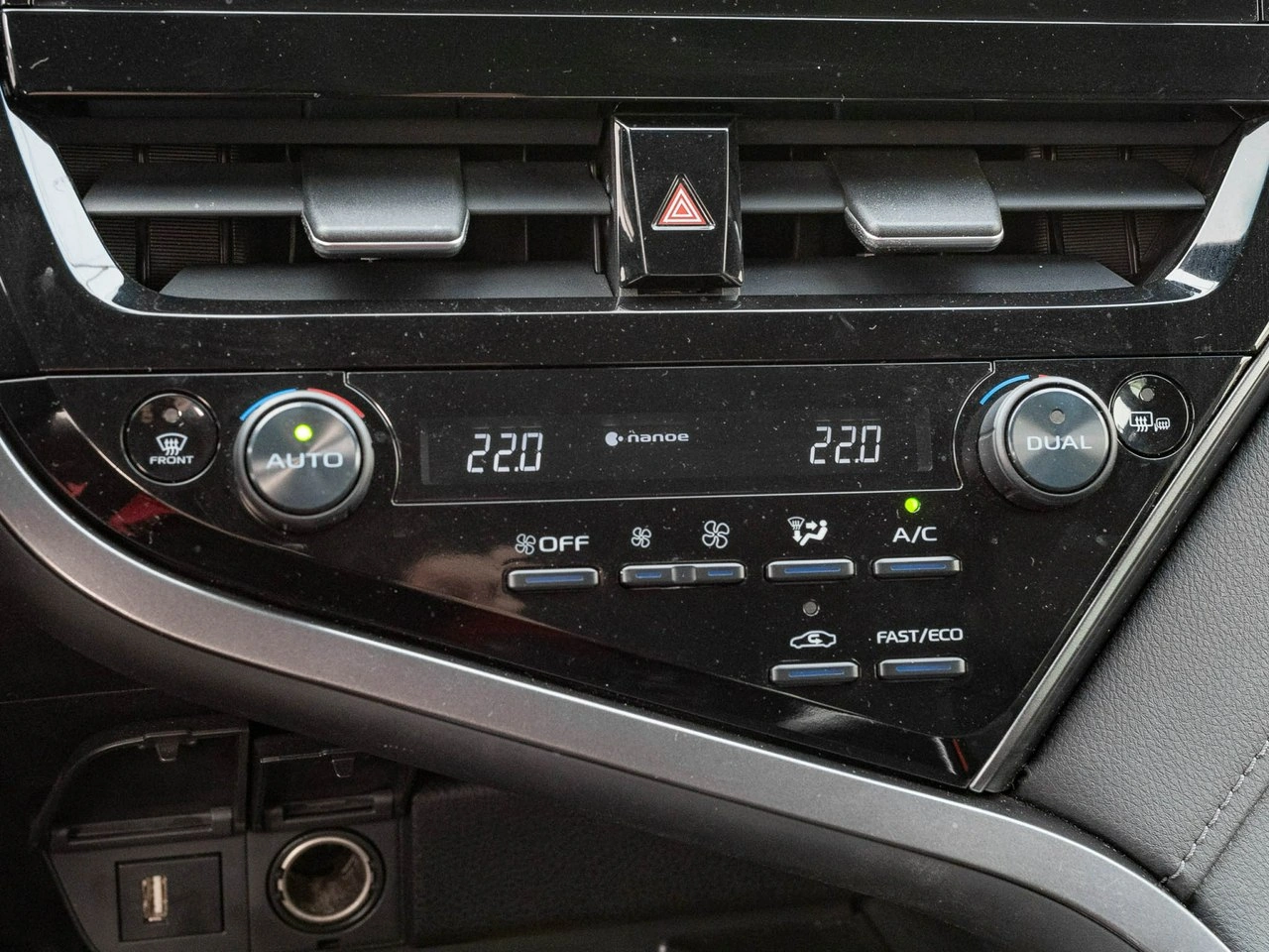 Toyota Camry - Zdjęcie 17