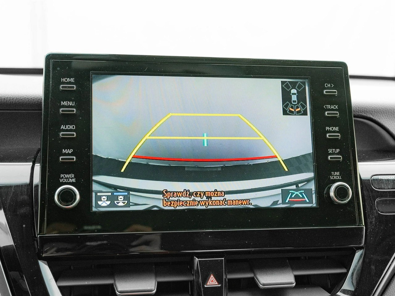 Toyota Camry - Zdjęcie 21