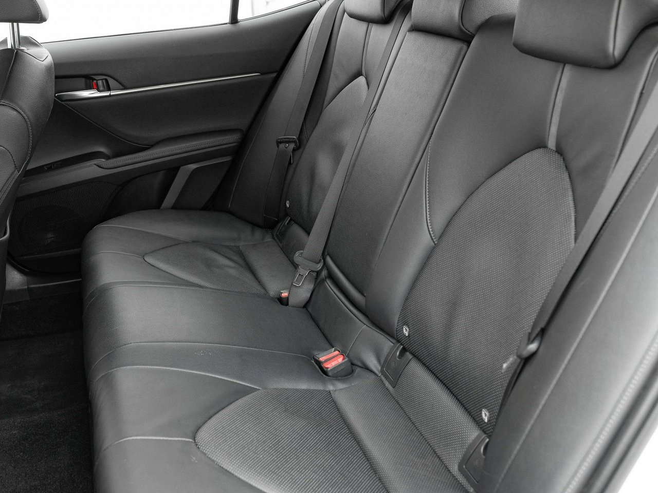 Toyota Camry - Zdjęcie 23