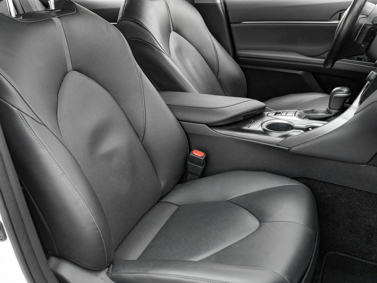 Toyota Camry - Zdjęcie 26