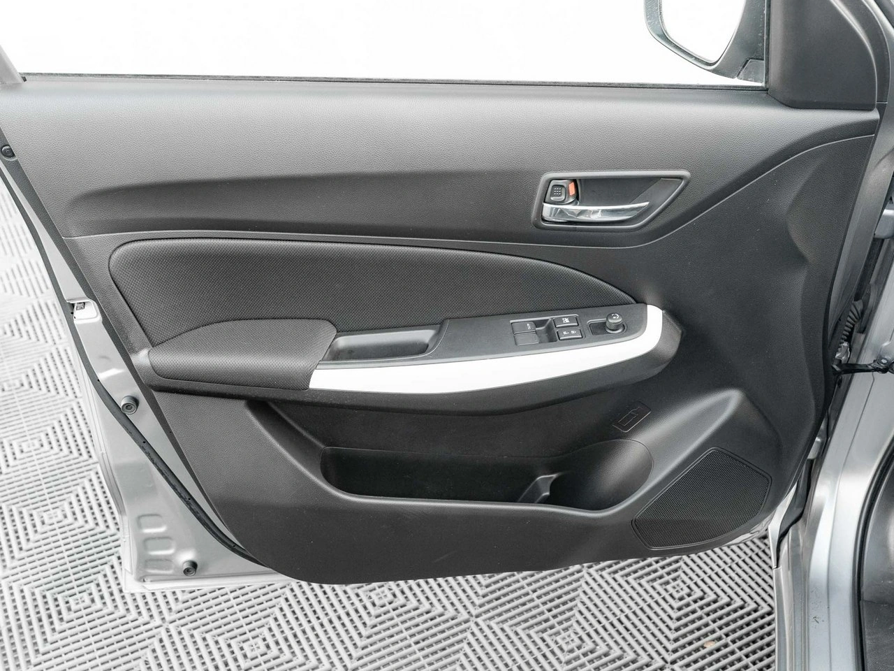 Suzuki Swift - Zdjęcie 9