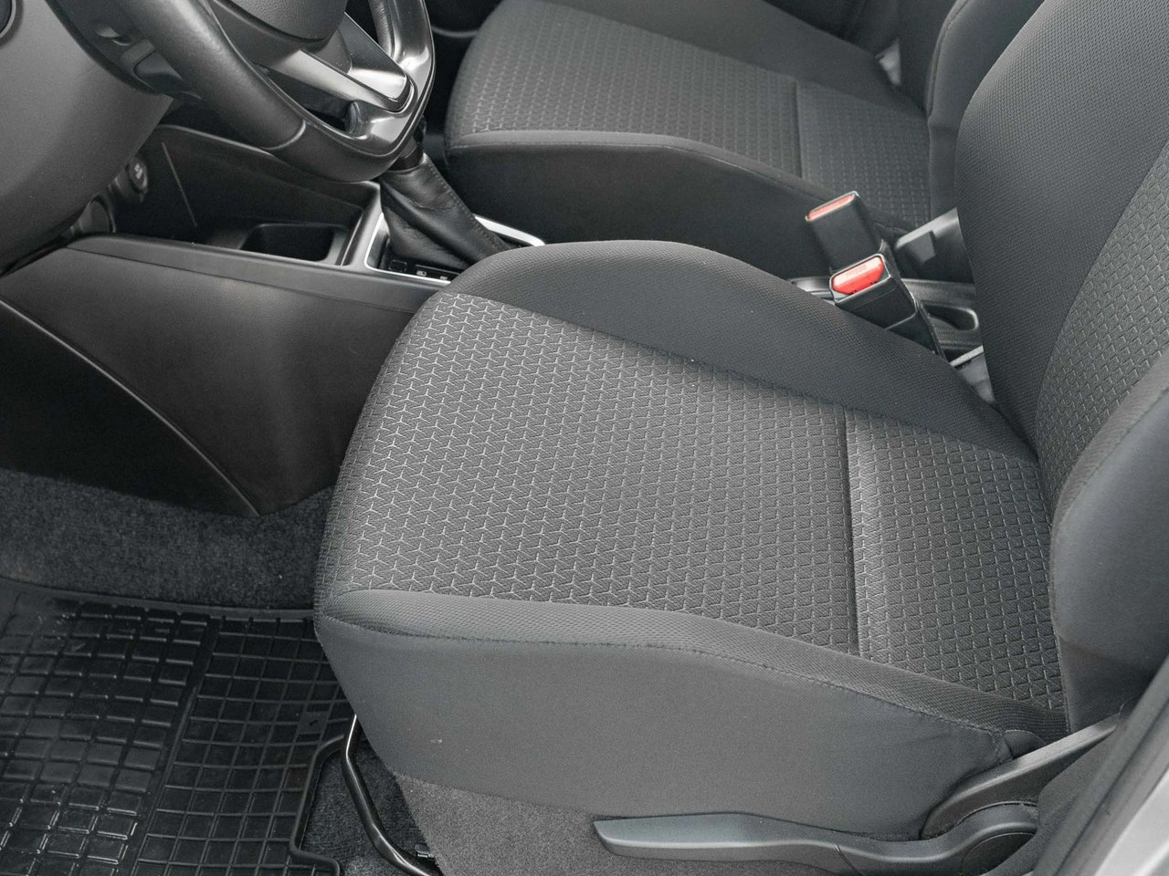 Suzuki Swift - Zdjęcie 10